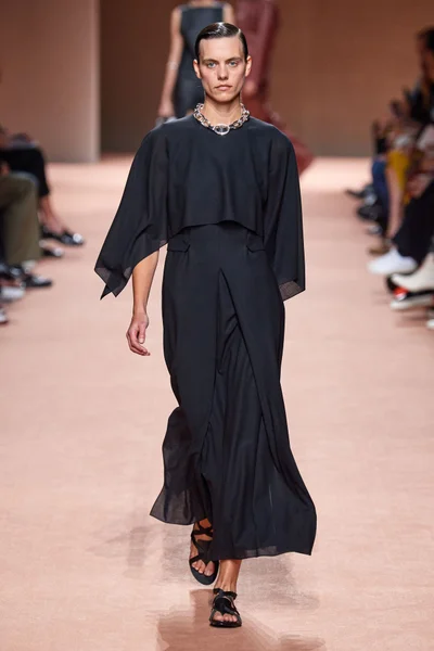 Look 28